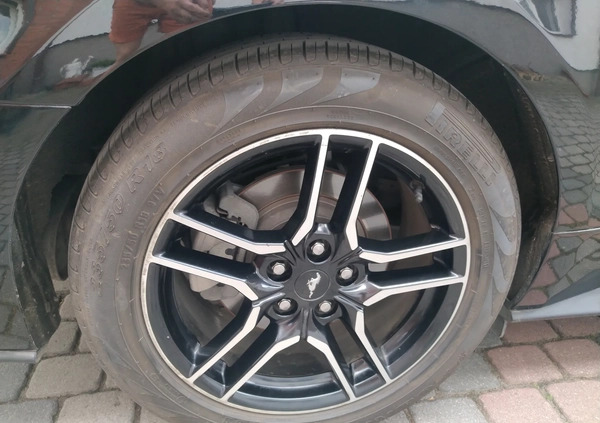 Ford Mustang cena 93000 przebieg: 100000, rok produkcji 2018 z Mogilno małe 326